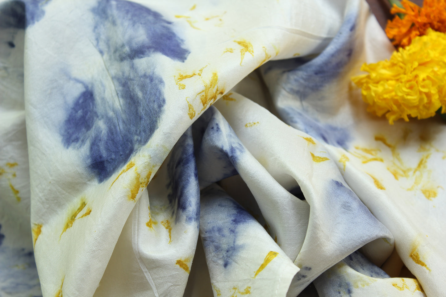 Sapphire song - Eco-printed silk stole